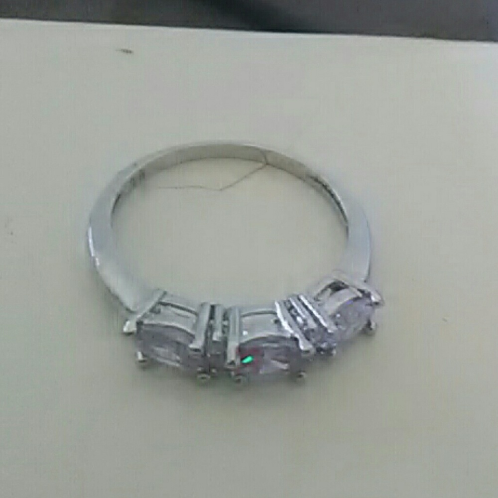 Ring - Picture 3 of 3